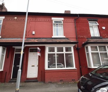 4 bedroom end of terrace house to rent - Photo 6