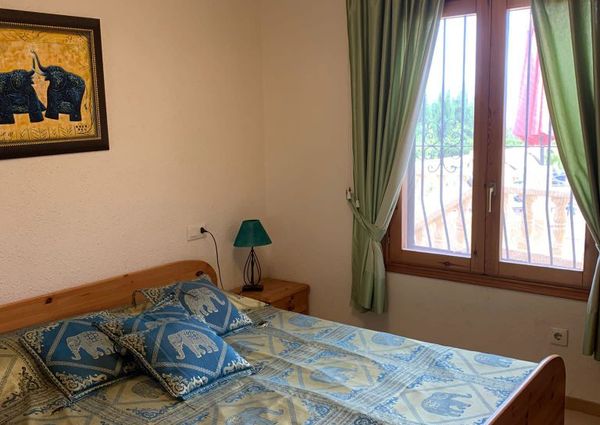 Villa for rent with 3 bedrooms and pool in Calpe for the winter season.