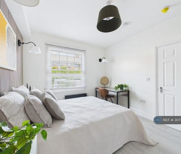 1 bedroom in a house share to rent - Photo 4