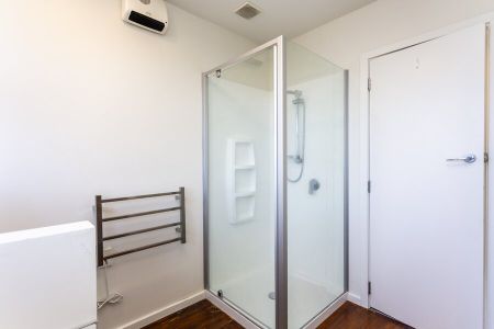 Modern 4-Bedroom Home for Rent in North New Brighton - Photo 4