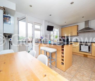 4 bedroom apartment to rent - Photo 6