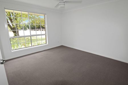 Spacious Family Home - Photo 2