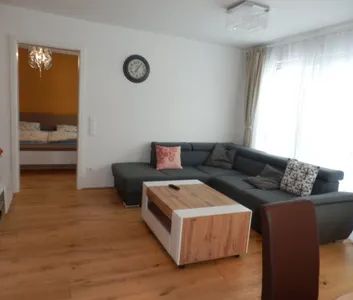 10 Minutes to VIC - Fully Furnished One-Bedroom Apartment - Foto 1