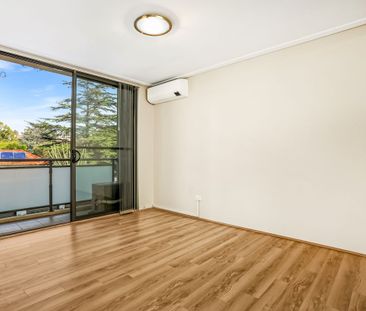 Two-Bedroom + Study Townhouse with Private Rooftop Terrace - Photo 1