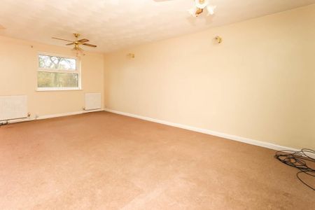 4 bedroom terraced house to rent - Photo 3