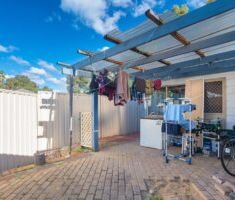 Re-listed - Be Quick! Spacious 3-Bedroom Home in Prime Kelmscott Lo... - Photo 3