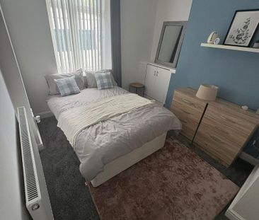 1 bedroom in a house share to rent - Photo 1
