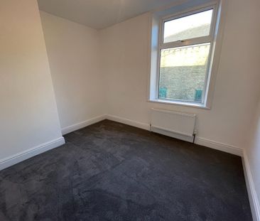 3 bedroom end of terrace house to rent - Photo 3