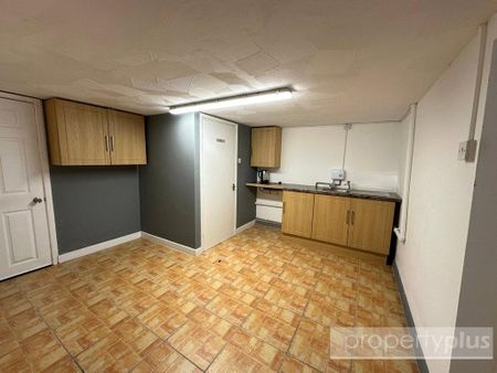 Property to rent - Photo 2