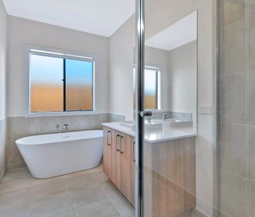 Stylish Family Home in the Heart of Leopold - Photo 3