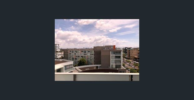 Pacific Square Central, Axis Building - Photo 1