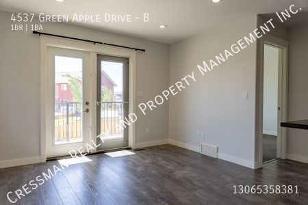 1 Bed 1 Bath Carriage suite in Regina SK - Photo 4