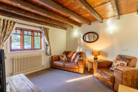 3 bed semi-detached cottage to rent in Holywell Lane, Birmingham, B45 - Photo 5