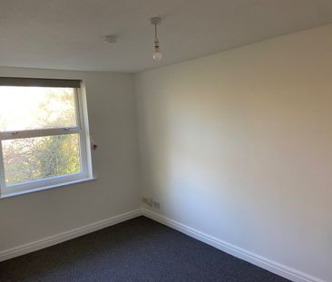 Studio Flat, Millstream Close, N13 - Photo 3