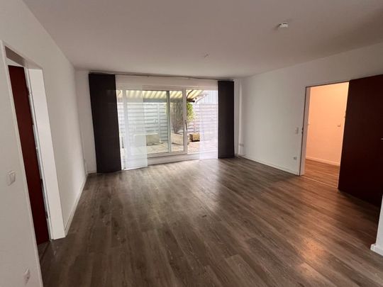 Für Altstadt-Genießer: Moderne 2,5-Zimmer-Wohnung mit großer Dachterrasse im Herzen von Moers - Photo 1