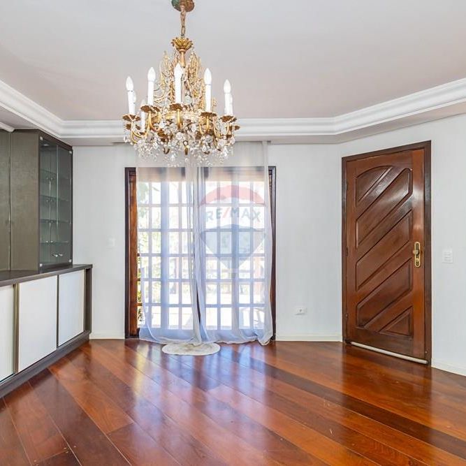 Encantadora casa térrea para alugar com 301m² no bairro Barreirinha. - Foto 1