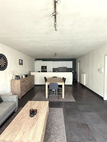 Gezellig gelijkvloers appartement met één slaapkamer en autostaanplaats. - Photo 3