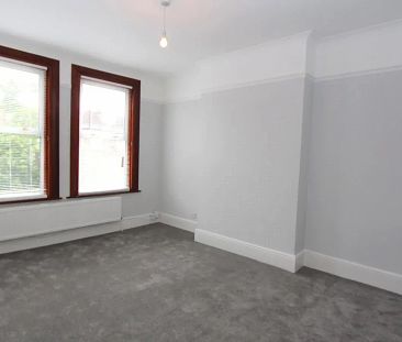 Station Road, Winchmore Hill, London, N21 - Photo 1