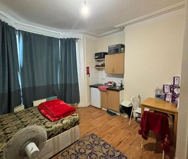 Studio to rent - Photo 5