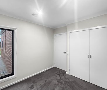 🏡 Brand New 4-Bedroom House in Thornhill Park - Photo 4