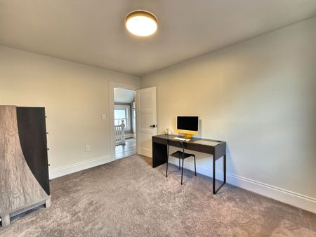 For Lease - 9 Fourth Avenue, St. Thomas, Ontario - Photo 4