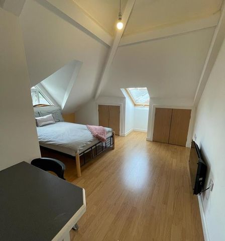 3 bedroom apartment to rent - Photo 2