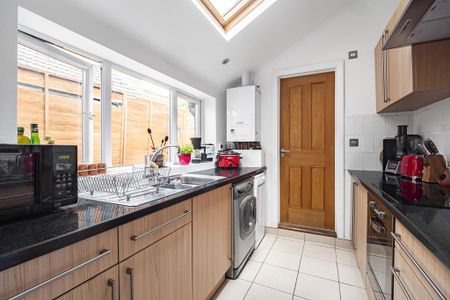 2 bedroom terraced house to rent - Photo 3