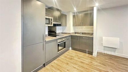 2 bedroom apartment to rent Castle Street, Luton, Bedfordshire, LU1 - Photo 2