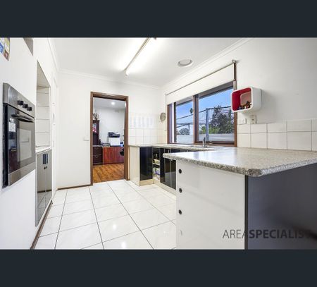 18 Hampton Drive, Hampton Park, Vic 3976 - Photo 4