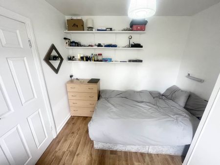 Stanhope Drive (ROOM 3), Horsforth, Leeds - Photo 2