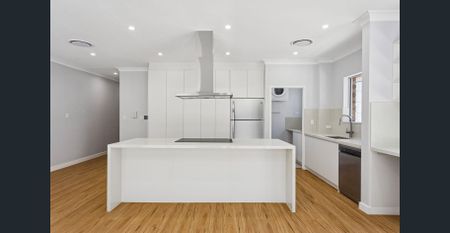 Spacious, Sun-Filled 3-Bed Apartment in Boutique Block Prime Lane Cove Location - Photo 4