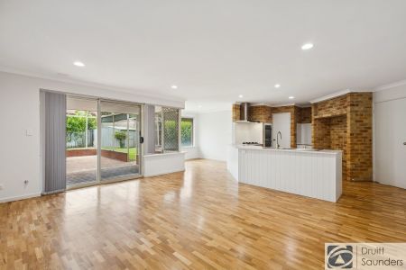 Beautiful Family Home in Sought-After Location HOME OPEN SATURDAY 06 DECEMBER AT 10.30AM SHARP! - Photo 3