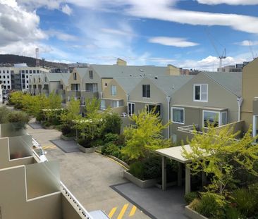 95 Salamanca Square - Photo 1