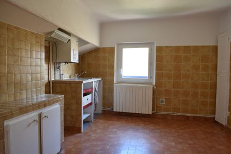 Location Appartement 3 pièces 74m² NARBONNE 11100 - Photo 2