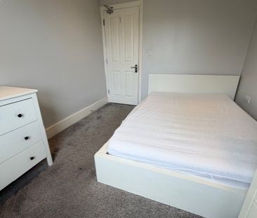 Room in a Shared House, Hartfield Road, SW19 - Photo 4