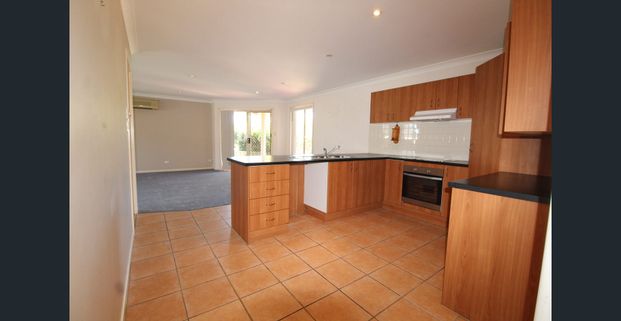 Spacious 2-Bedroom Unit in Convenient Location - Photo 1