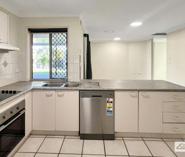 Spacious Family Home in the Heart of Tanah Merah - Photo 5