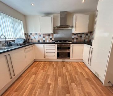 3 bedroom apartment to rent - Photo 4