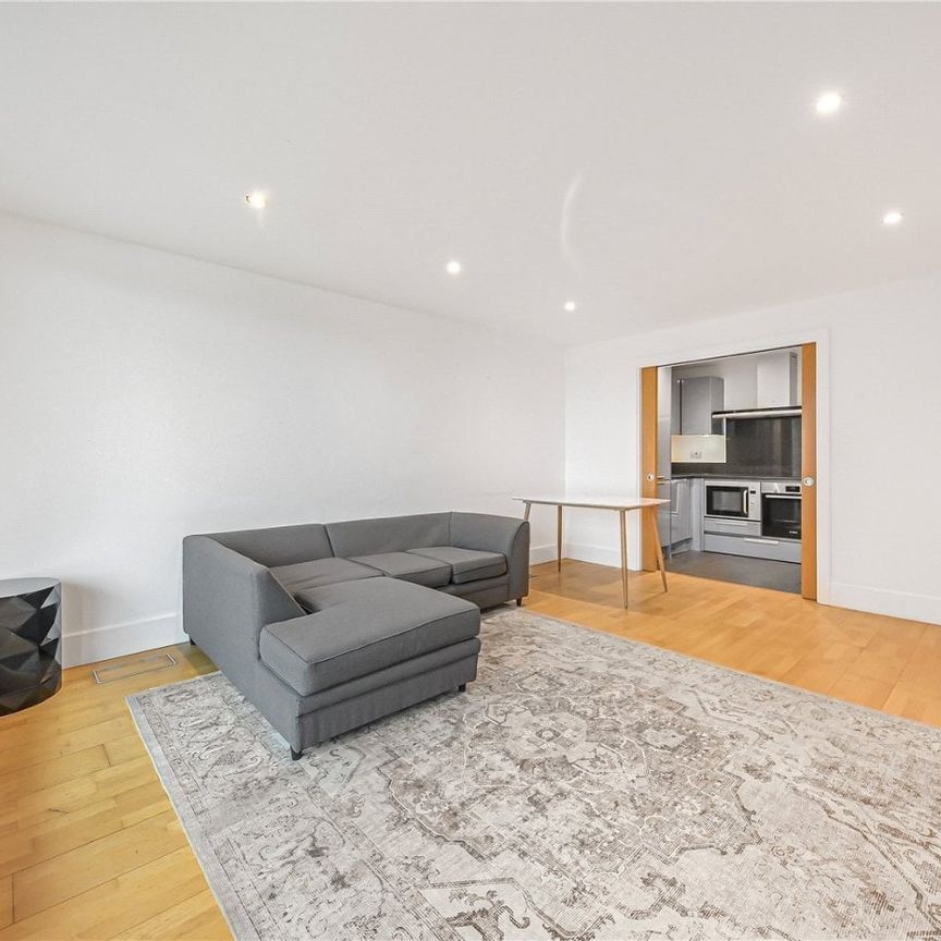 St Georges Wharf, London, SW8 - Photo 1