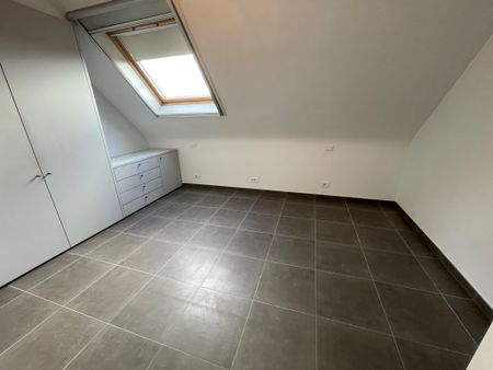 Recent DUPLEXAPPARTEMENT met zonneterras, GARAGE en bovengrondse staanplaats - Foto 3