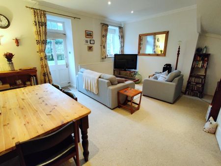 3 bedroom terraced house to rent - Photo 2