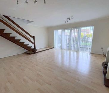 Arundel Road, BN9 - Photo 3