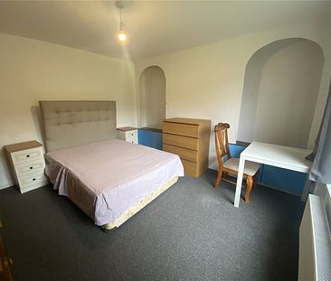 Room to let in Crawley - Photo 1