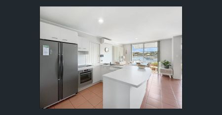 Waterfront Living with Private Pontoon in Central Mooloolaba - Photo 5