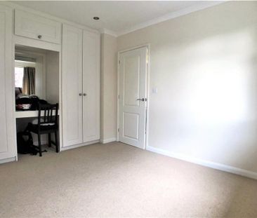 2 bedroom end of terrace house to rent - Photo 2