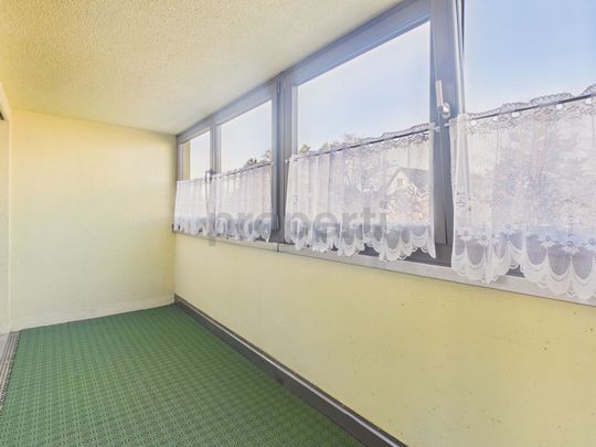 Luxurious 3.5-room apartment with balcony in Volketswil - Photo 1