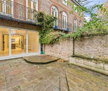 Five bedroom town house located in a popular gated development back... - Photo 2