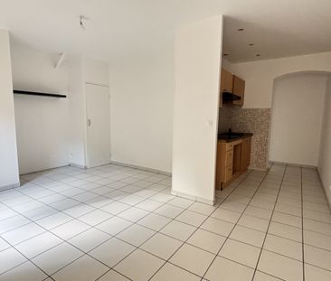 Location Appartement 3 pièces 53m² BORDEAUX 33000 - Photo 4