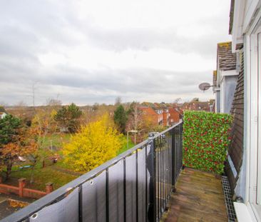 2 bedroom maisonette to rent - Photo 2