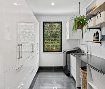 Modern Luxurious Home Plus Large Shed - Photo 1